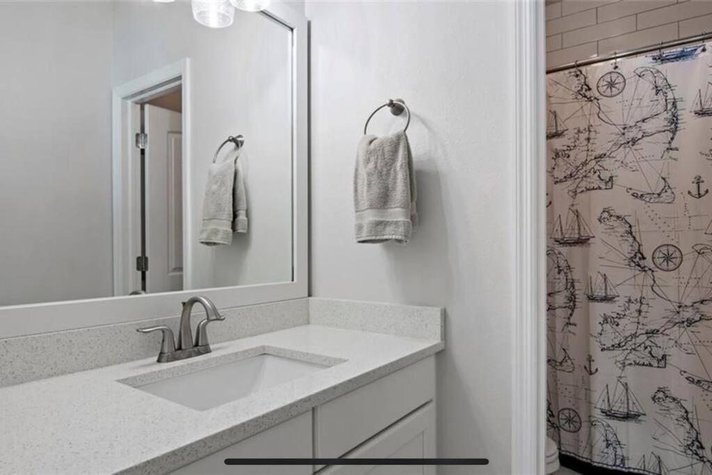 Luxurious Modern Townhouse Right Across Beach!! Table Tennis St. Pete Beach Kültér fotó